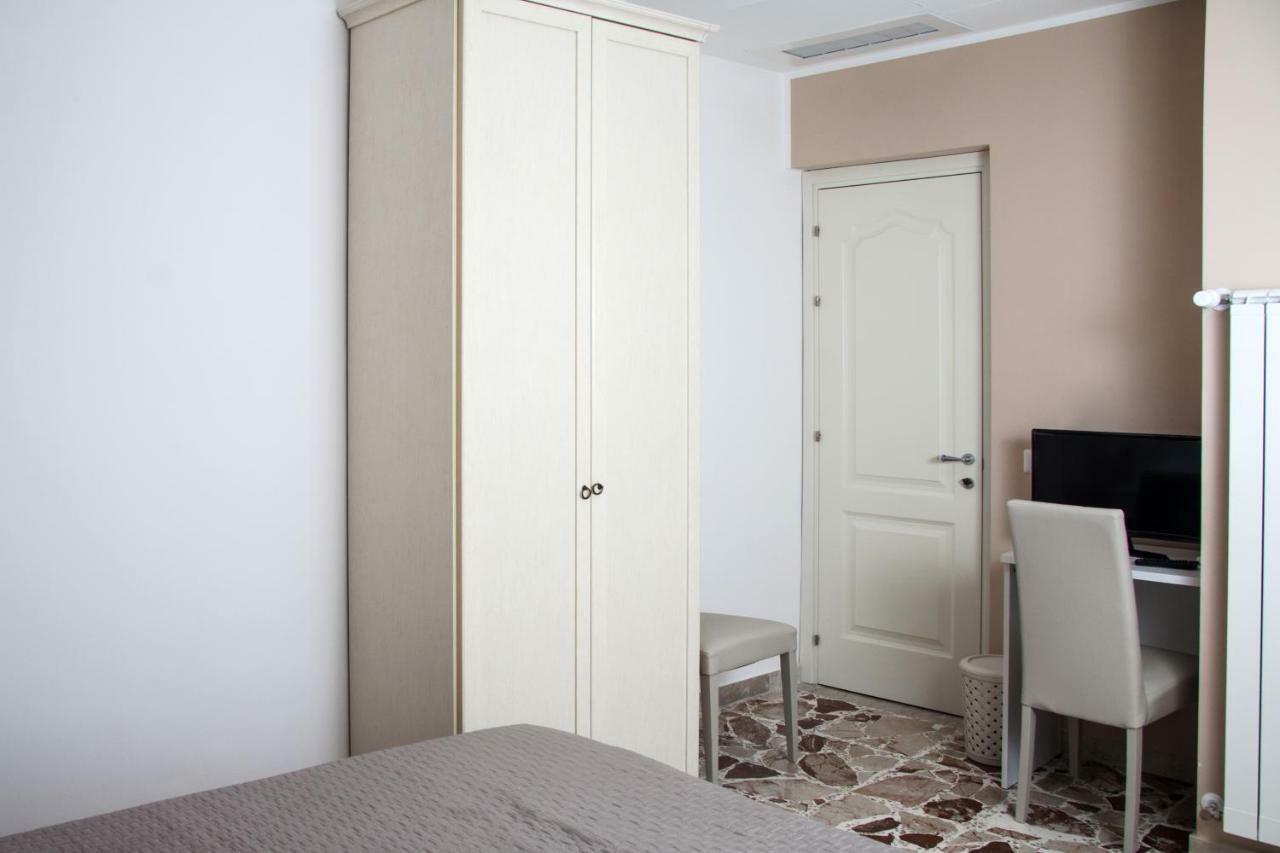 Bframe Cornice Barocca Ragusa Exterior foto
