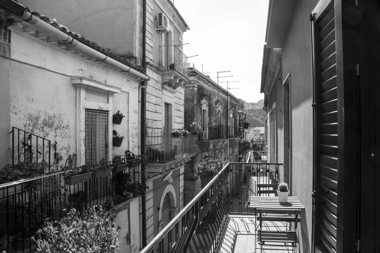 Bframe Cornice Barocca Ragusa Exterior foto